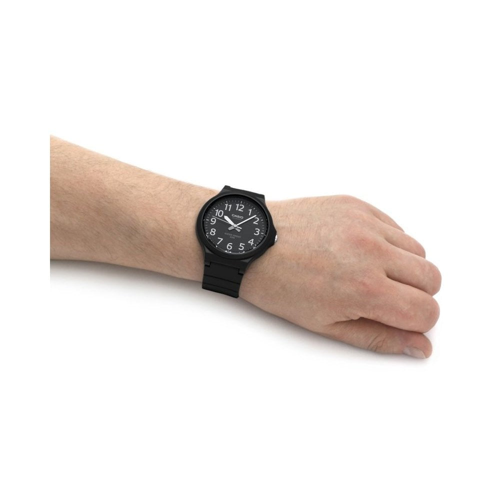 ADULTS PLAIN BLACK ANALOGUE DIAL WATCH WITH BLACK PLASTIC/RESIN STRAP