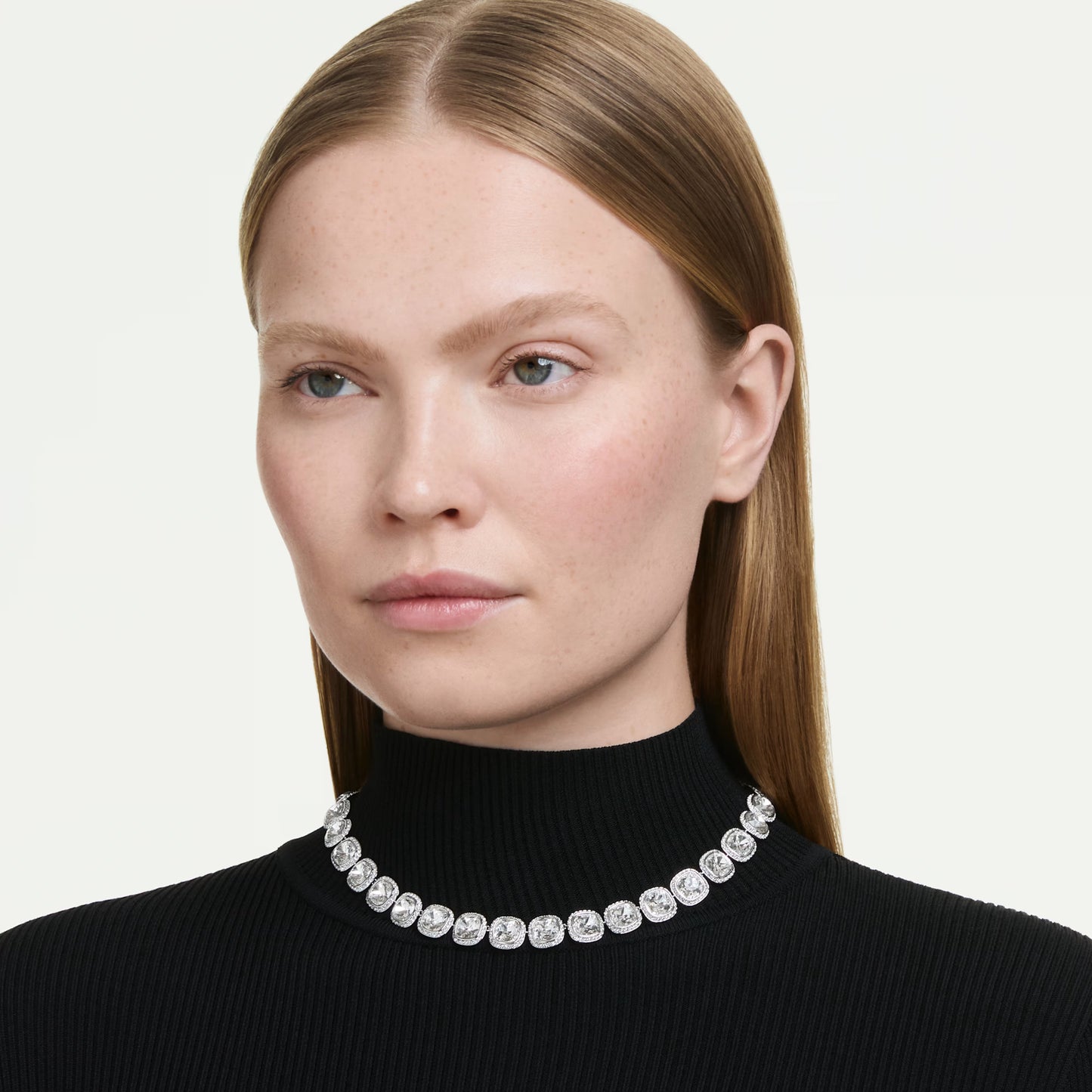 Una Angelic Cushion Cut Swarovski Necklace