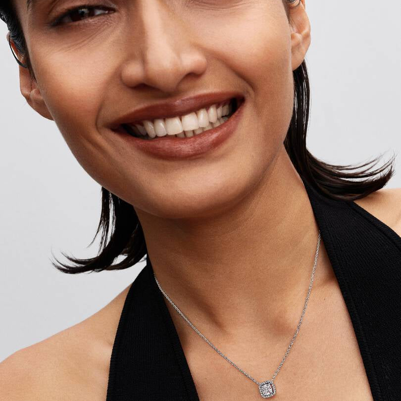 Halo Pendant Collier Necklace