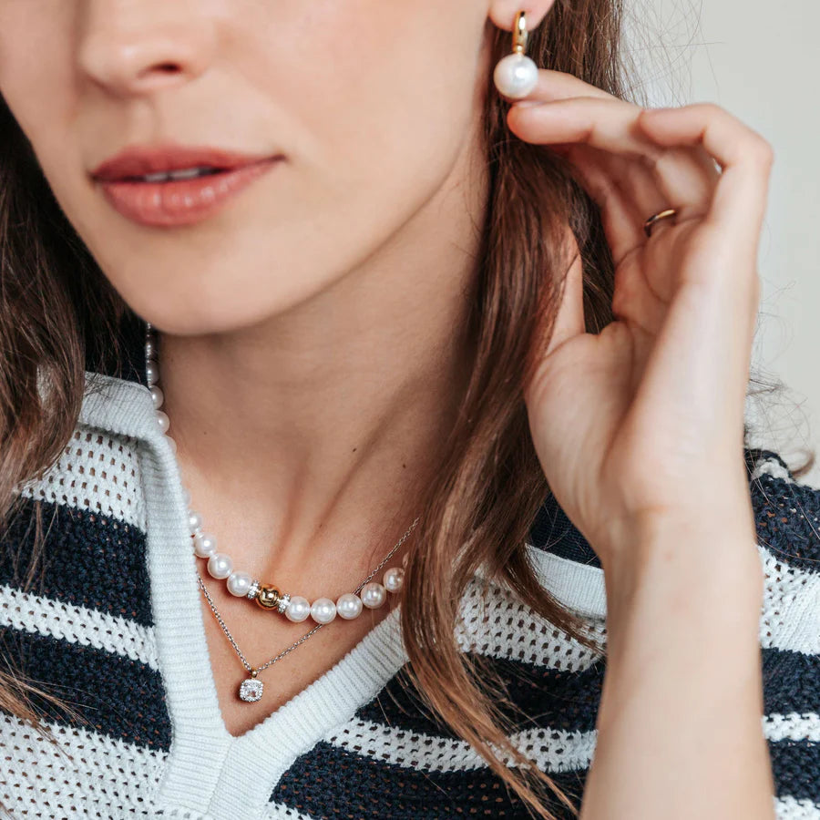 Tisento Pearl Necklace with Single Gold on Silver Sphere