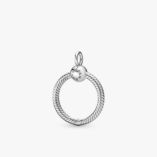 Small O Pendant