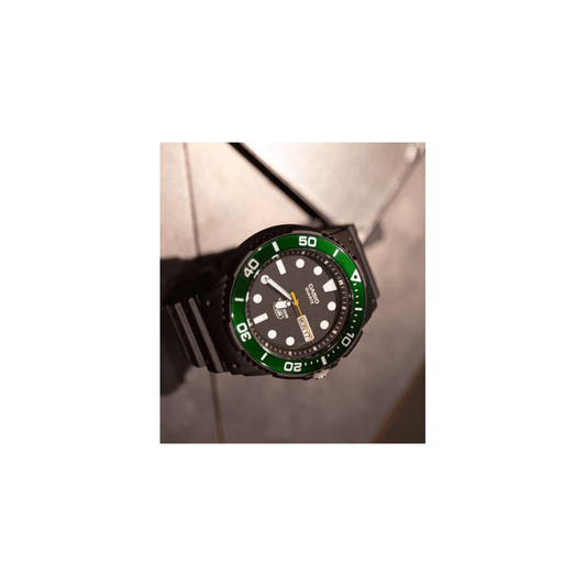 CASIO VINTAGE BLACK DIAL/GREEN BEZEL BLACK RESIN STRAP WATCH