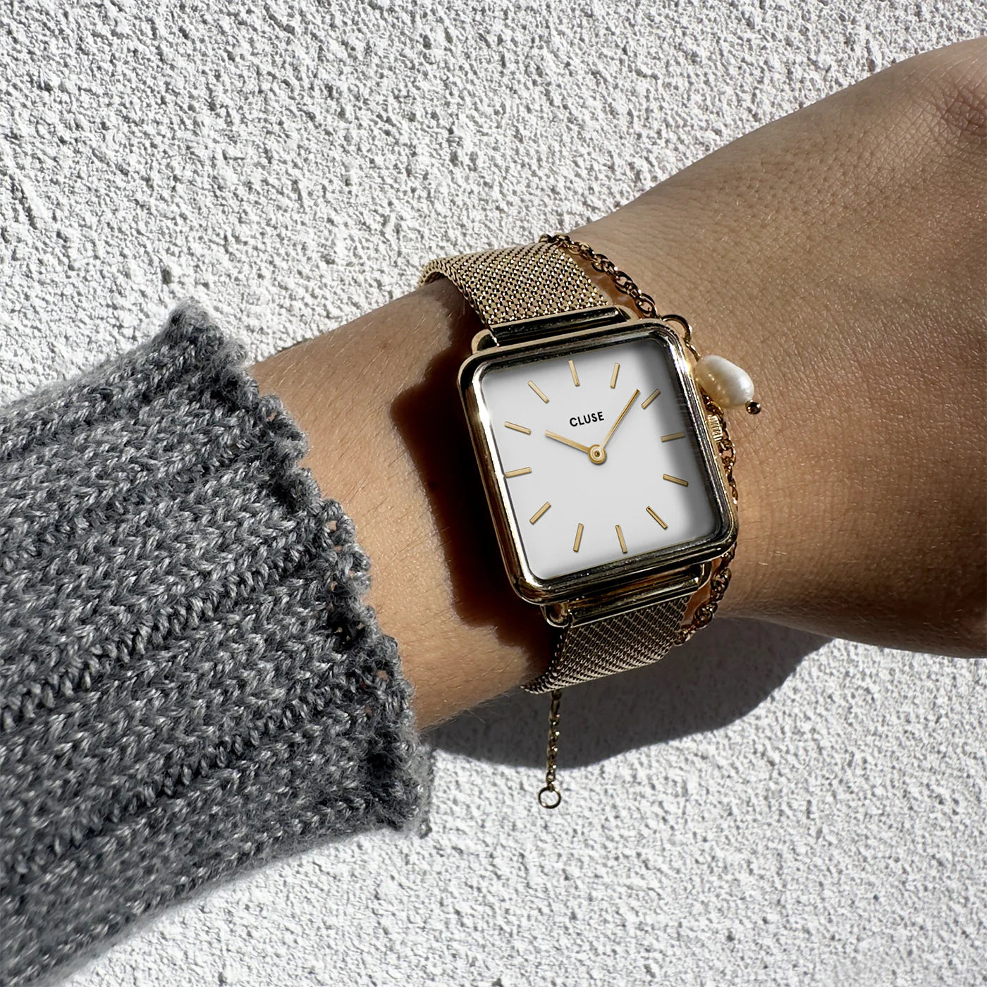 La Tétragone White Dial Ladies Gold Mesh Cluse Watch