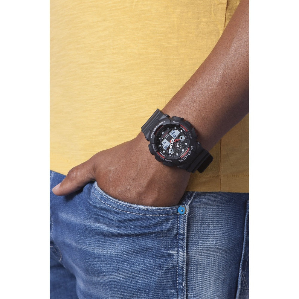 Casio G-Shock Chronograph digital Watch with alarm & black rubber strap