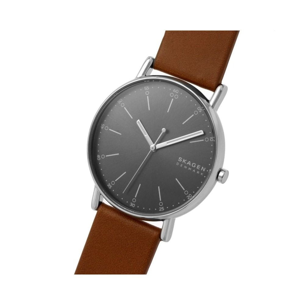 SIGNATUR STAINLESS STEEL GENTS WATCH WITH BROWN LEATHER STRAP & DARK DIAL