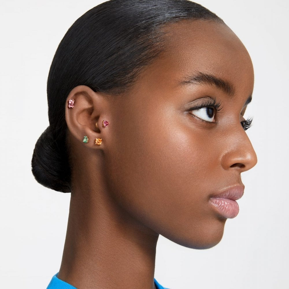 STILLA RED HEART GOLD TONE STUD EARRINGS 