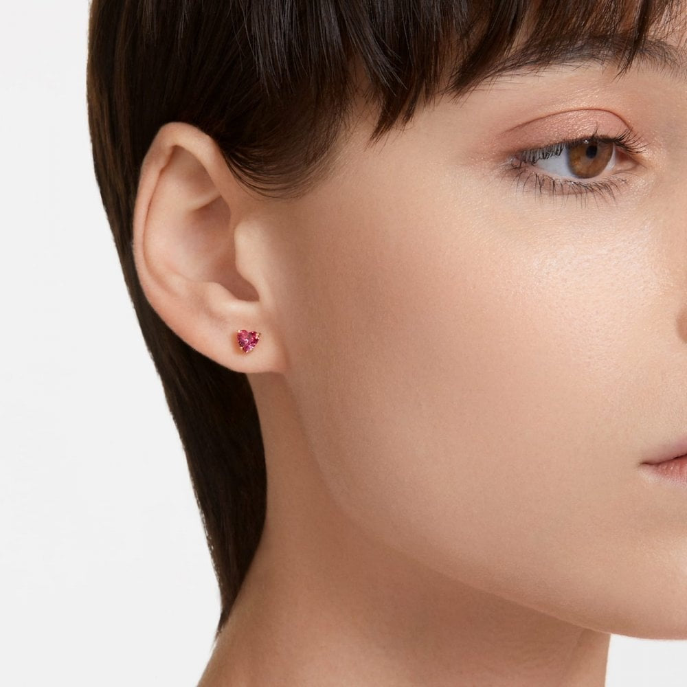 STILLA RED HEART GOLD TONE STUD EARRINGS 