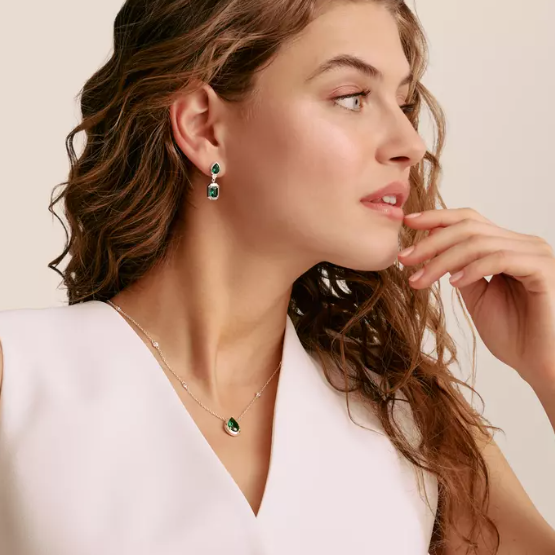 Thomas Sabo Silver Necklace with Green Teardrop Stone and White Zirconia Elyndra
