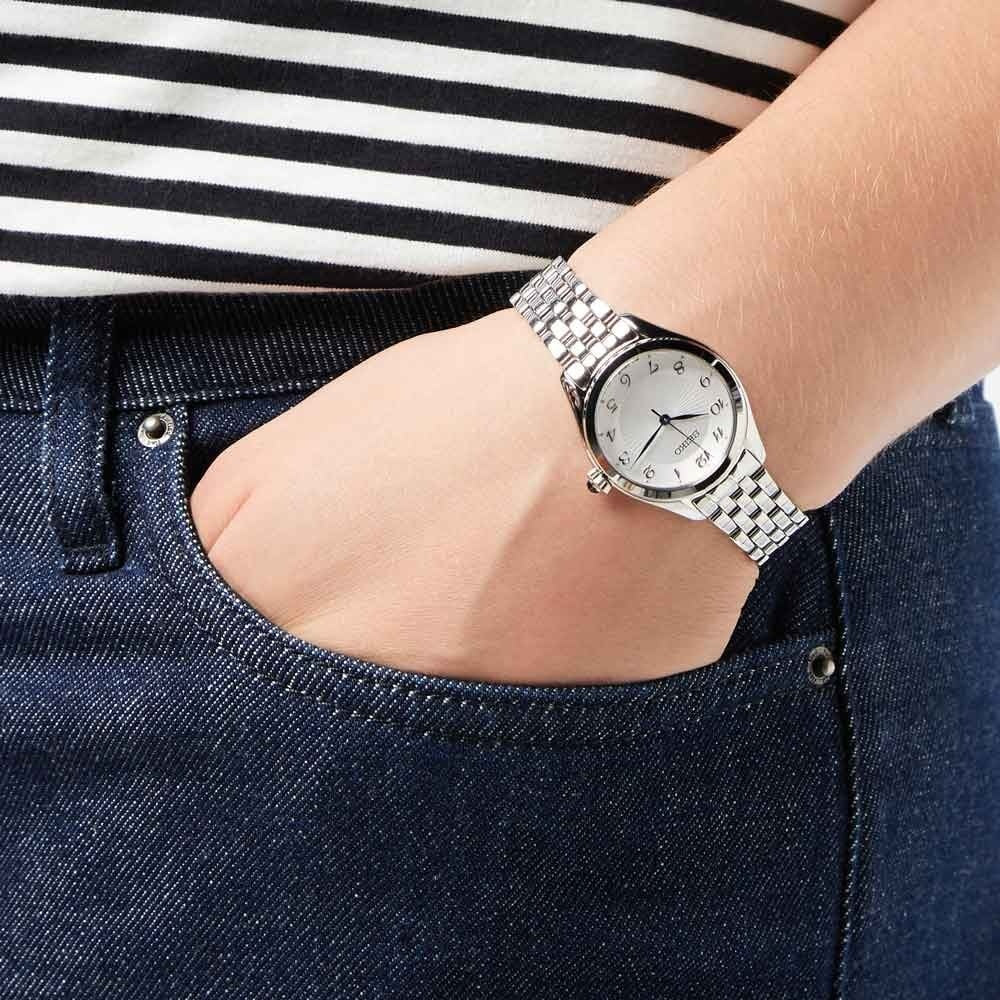 Seiko CLASSIC Watch