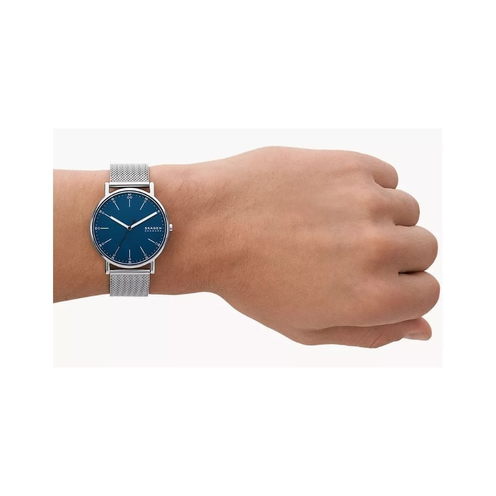 Signatur Three-Hand, Blue Dial, Gents Silver Stainless Steel Mesh Watch
