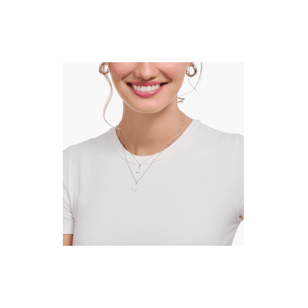 Silver necklace with paw pendant and white zirconia