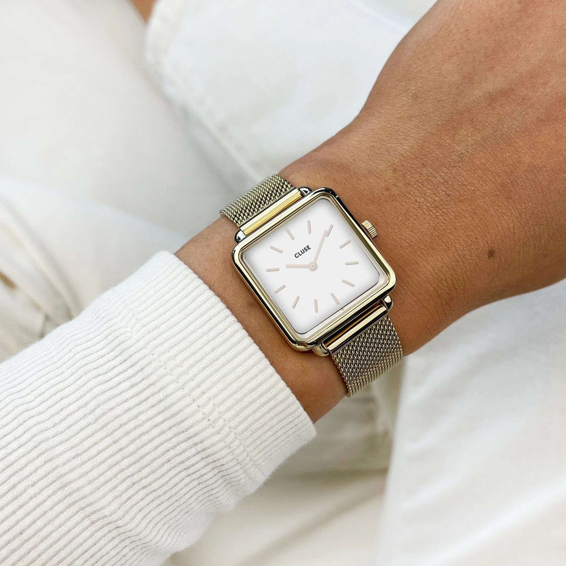 La Tétragone White Dial Ladies Gold Mesh Cluse Watch